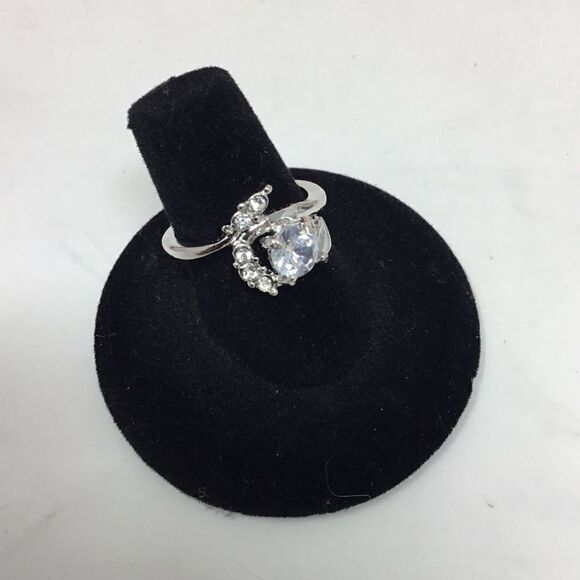 Brilliant Round CZ In Leaf Wrap Setting (H15) - Picture 3 of 5